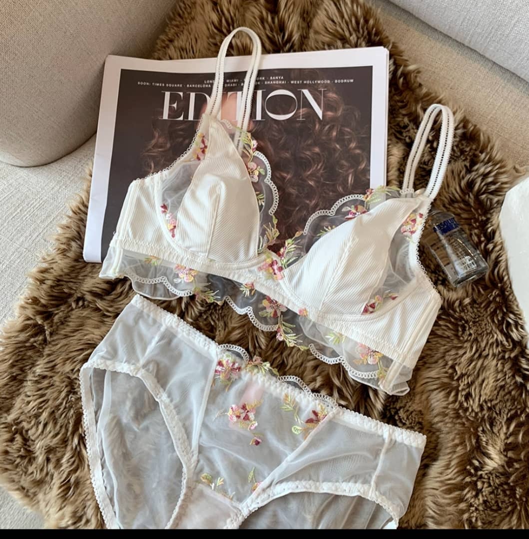 【Thin Sponge Bra】Felicia