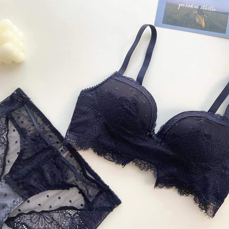 【 PUSH UP BRA】Kaylee 女王之吻