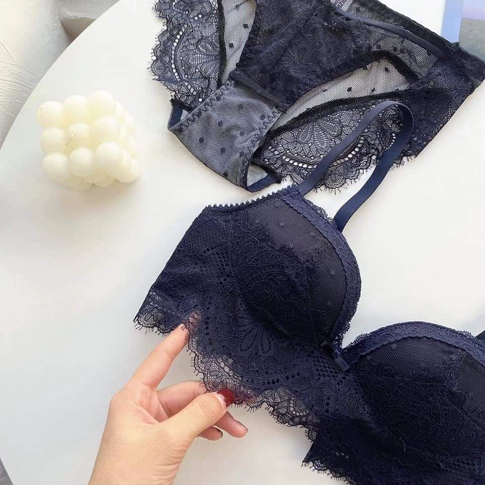 【 PUSH UP BRA】Kaylee 女王之吻