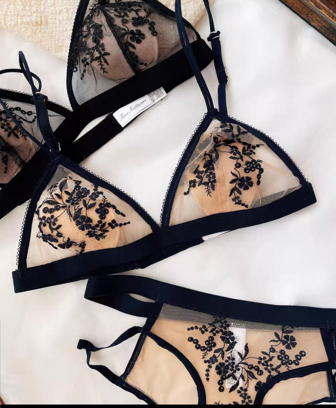 【Thin Sponge Bra】Cassandra
