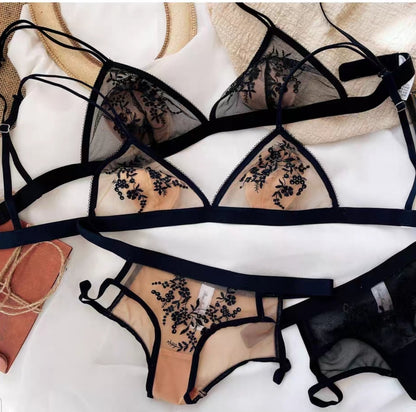 【Thin Sponge Bra】Cassandra